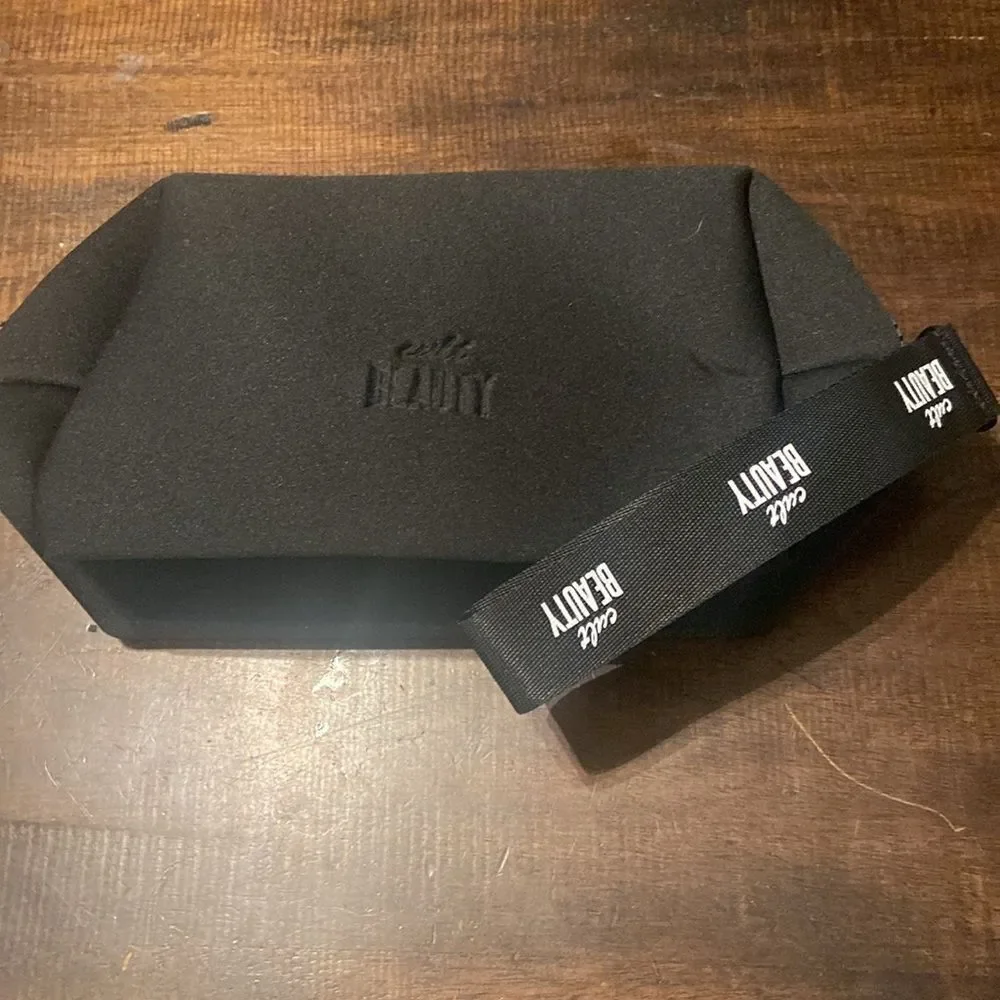 CULT BEAUTY POUCH Makeup bag